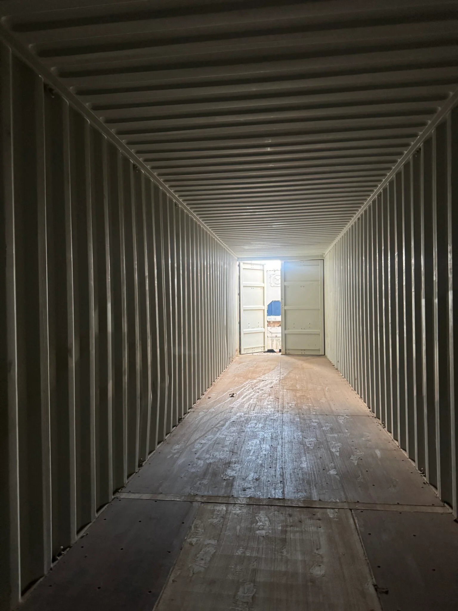 Used 45t, high-volume shipping container suitable for cargo transport - Image 2